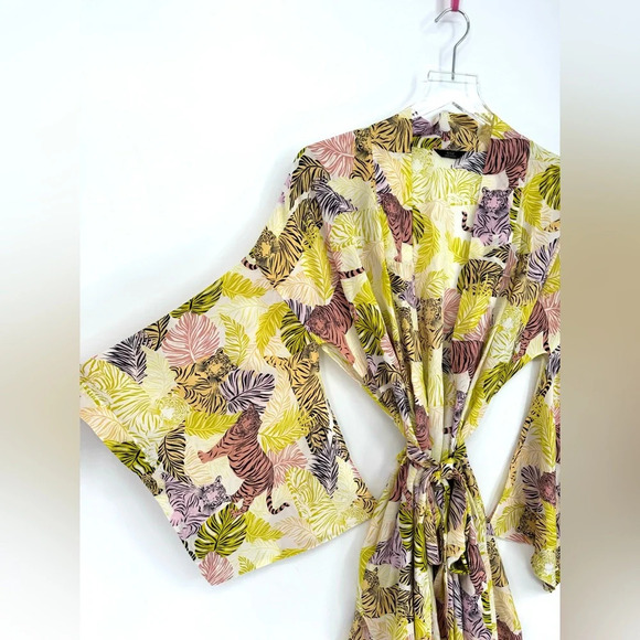 AISE The Kimono Silk Crepe de Chine  in Yellow Tiger Print One Size - Picture 5 of 10